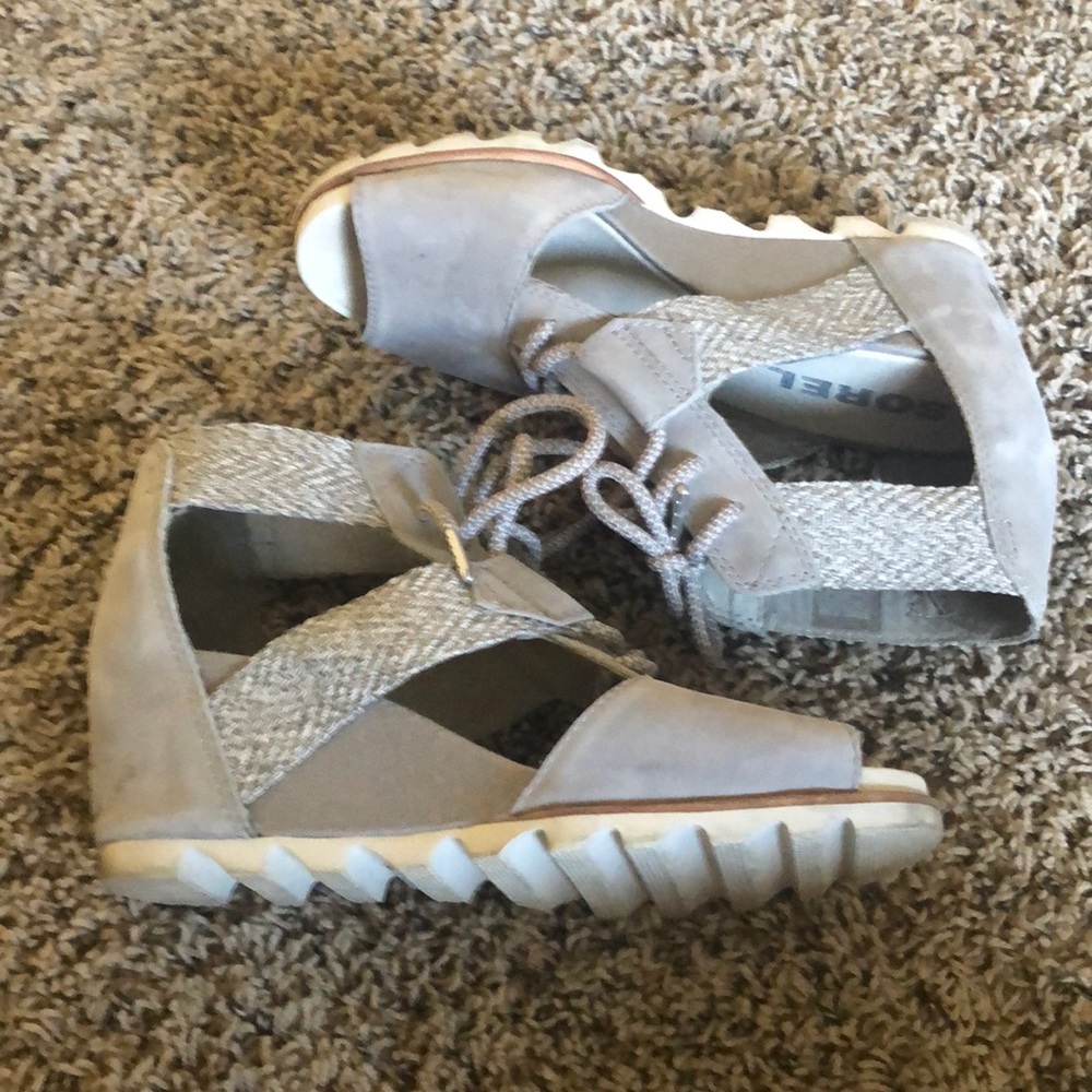 Beautiful genuine leather Sorel wedge sandal.